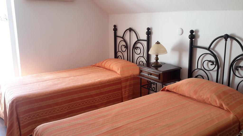 Ege Hotel Bozcaada Quarto foto