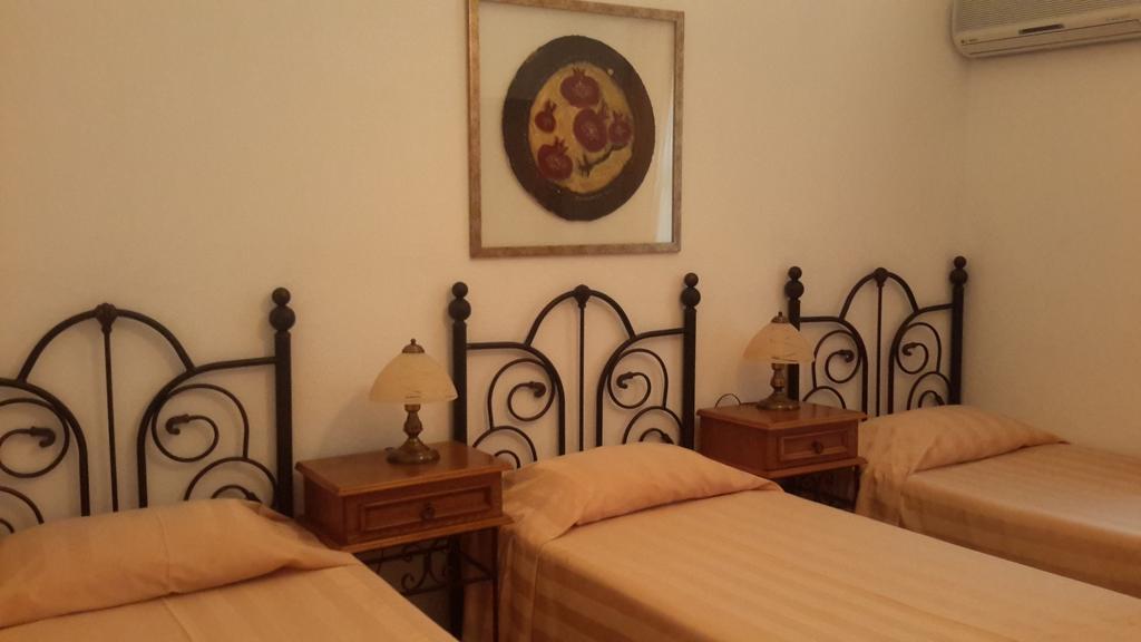 Ege Hotel Bozcaada Quarto foto