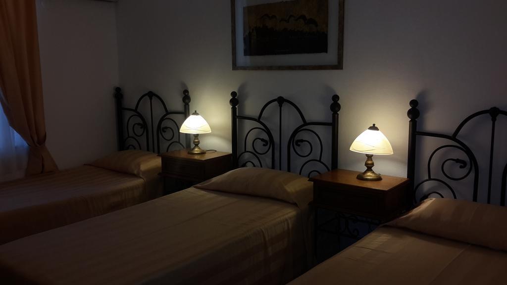 Ege Hotel Bozcaada Quarto foto